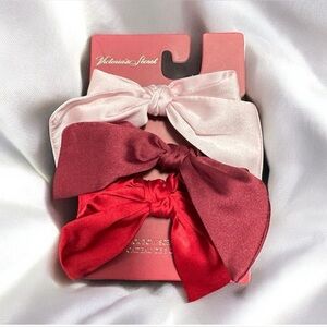 VICTORIA'S SECRET
3-Pack Bow Scrunchie Gift Set